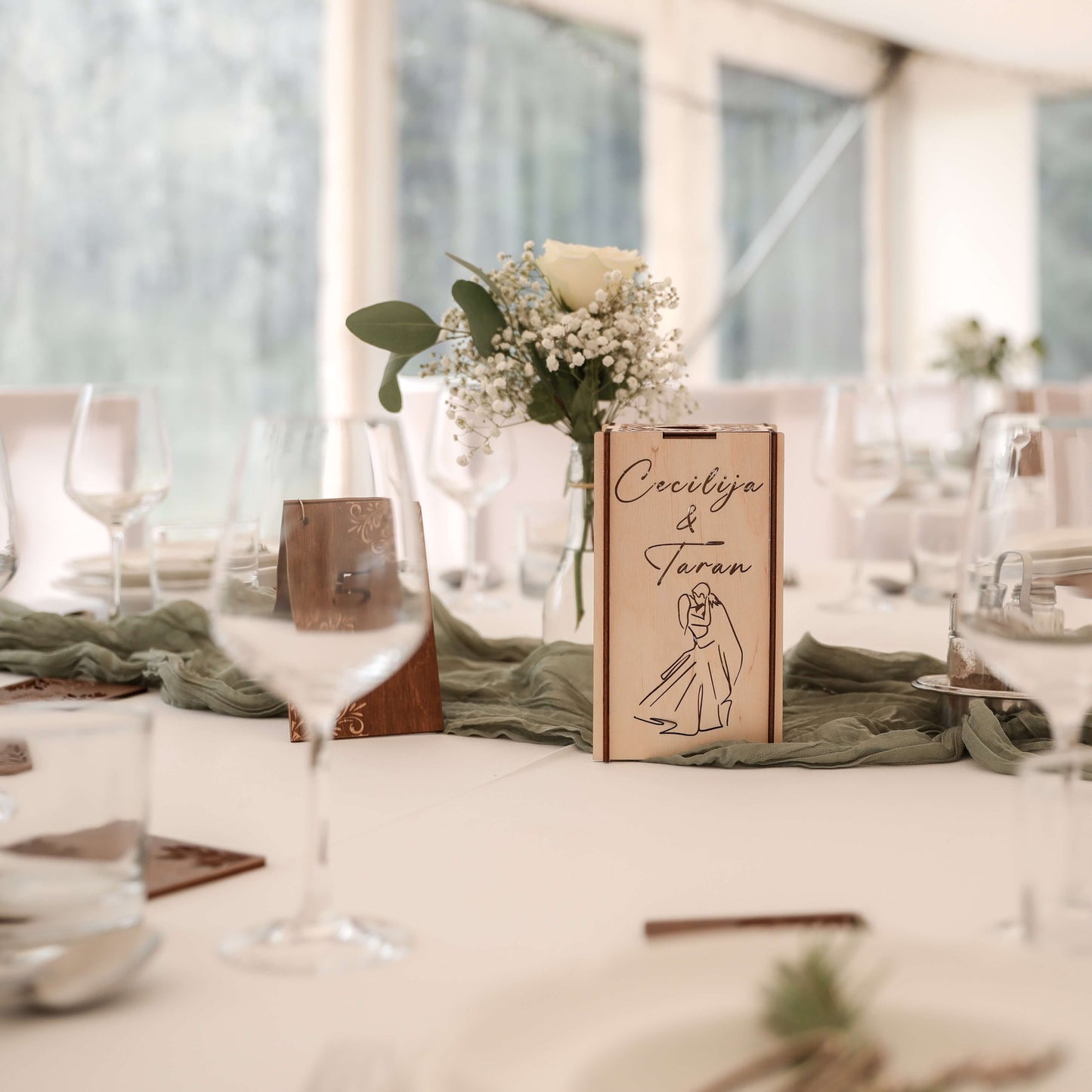 Poročna lesena laterna