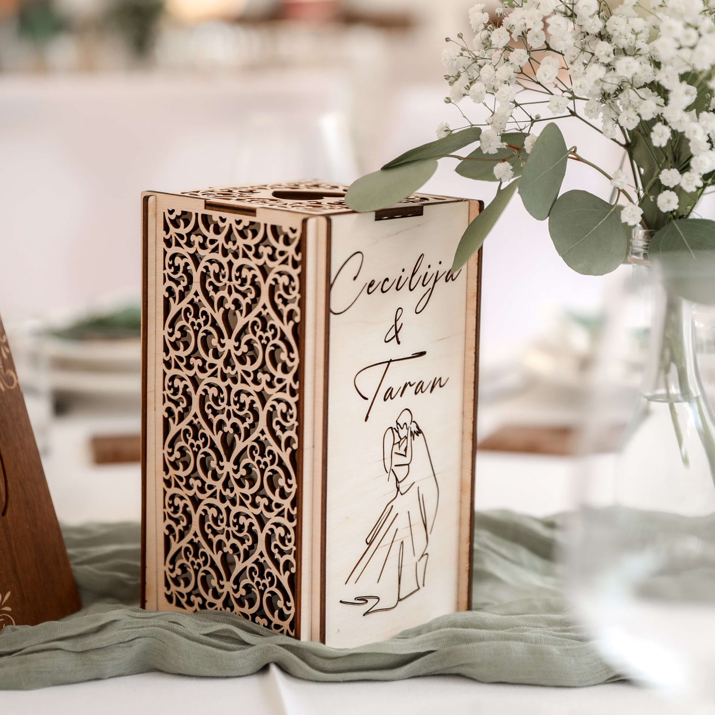 Poročna lesena laterna