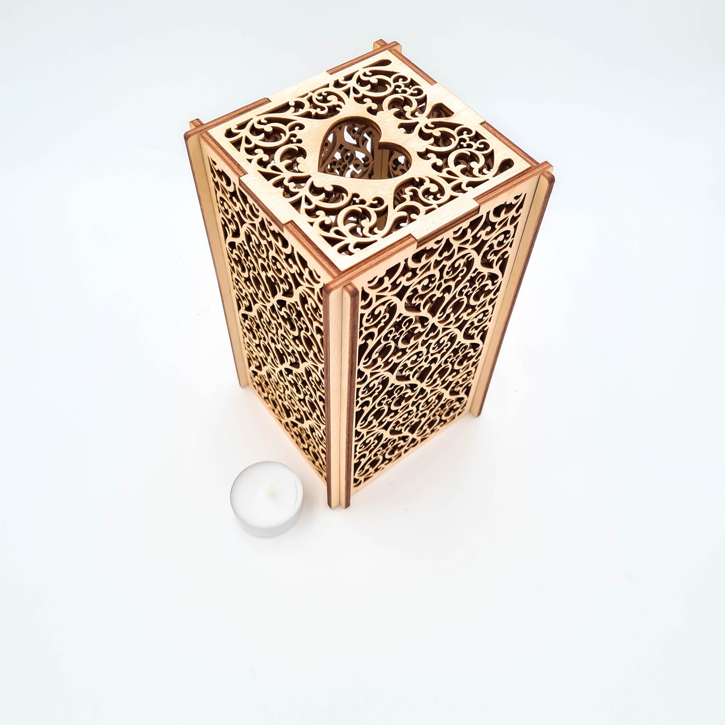 Poročna lesena laterna